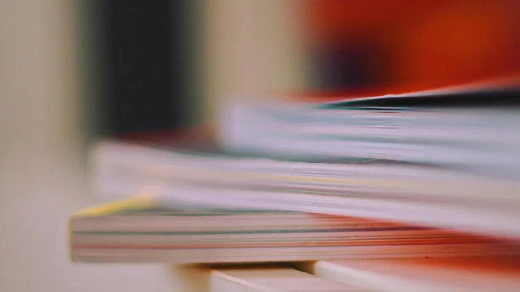 5 autores best-sellers de livros acadêmicos da Editora Dialética para se inspirar