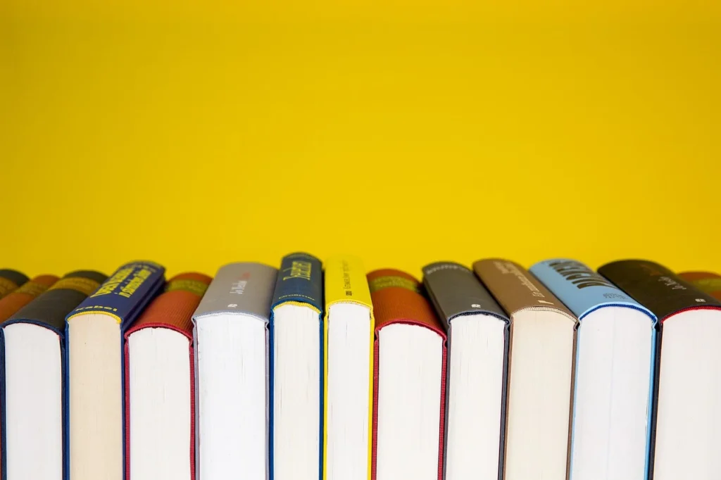 Qual a importância da editoração e revisão na publicação de livros acadêmicos?