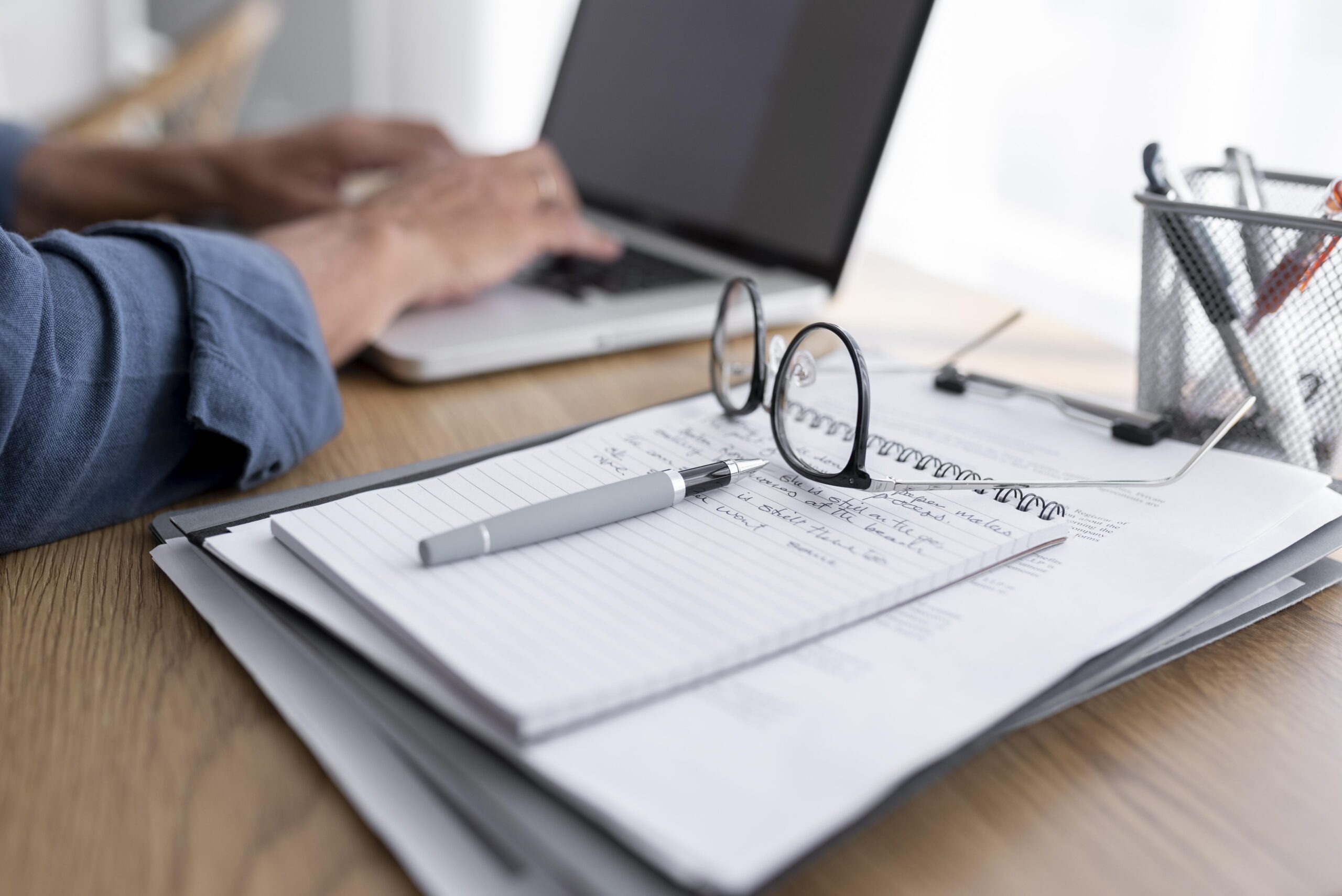 Publicação de dissertação e suas implicações na disseminação do conhecimento acadêmico