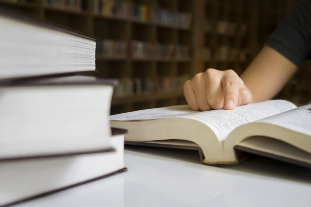 Argumentação científica: Como aprofundar ideias sem repetir argumentos